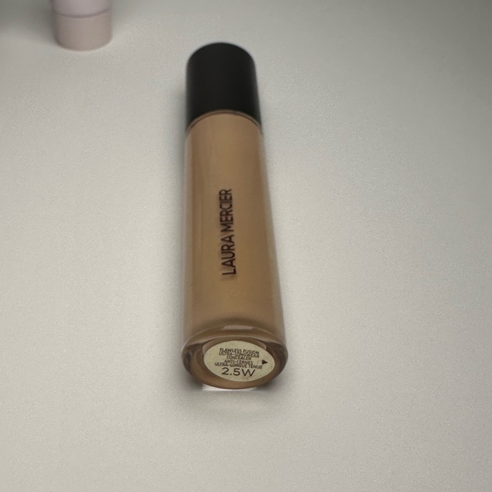 🆕 LAURA MERCIER 3 pc Makeup Lot w/ Concealer, Translucent Loose Powder & Primer - Picture 2 of 6